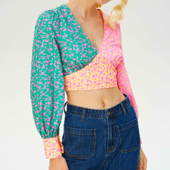 NWT two Tone V-Neck Blouse - Picture 4 of 4